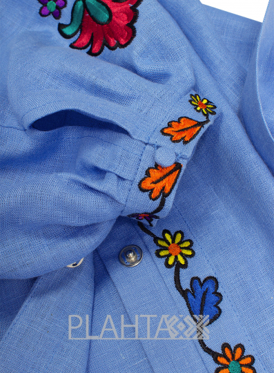 Блакитна блуза з вишивкою 
